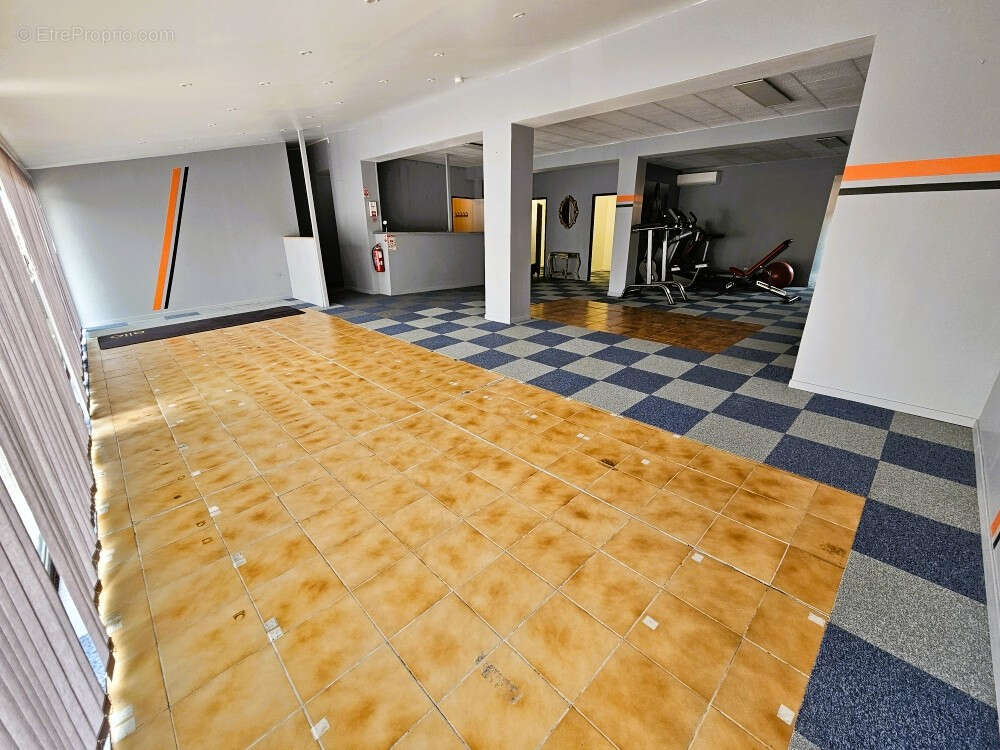 Local + logement t5 - le village - le barcares - photo 2
