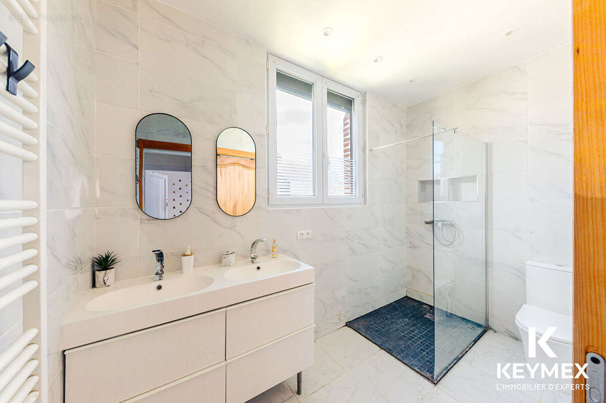 Maison à SAINTE-GENEVIEVE