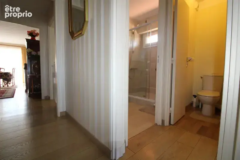 Appartement avec ASCENCEUR à vendre avec 3 CHAMBRES et 5 pièces LA ROCHE SUR YON (85) - photo 16