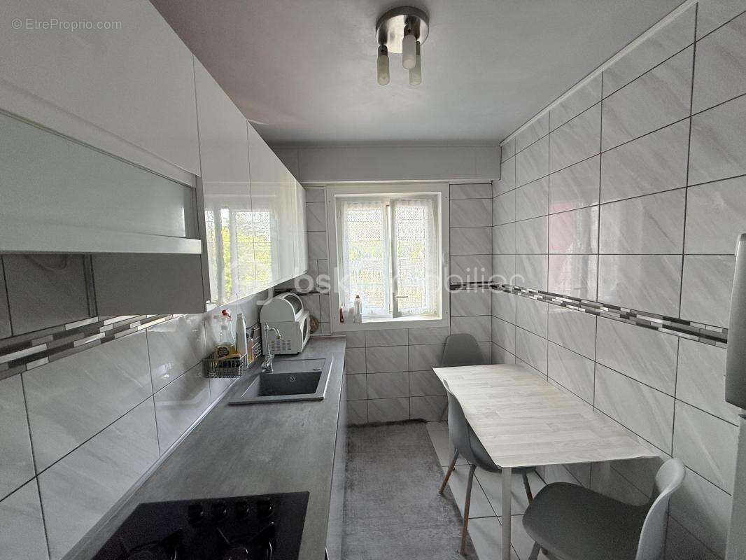 Appartement à SAINT-JEAN-DE-LA-RUELLE