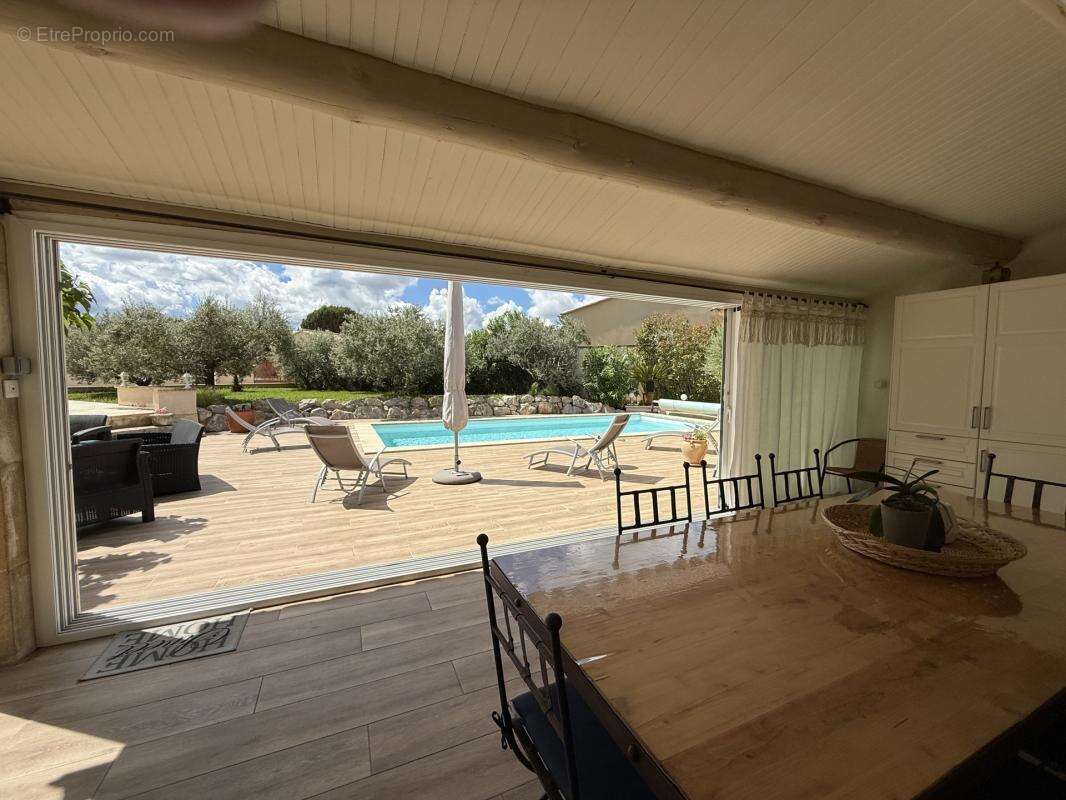 Noves - villa d'architecte, piscine pool-house, centre calme - photo 29