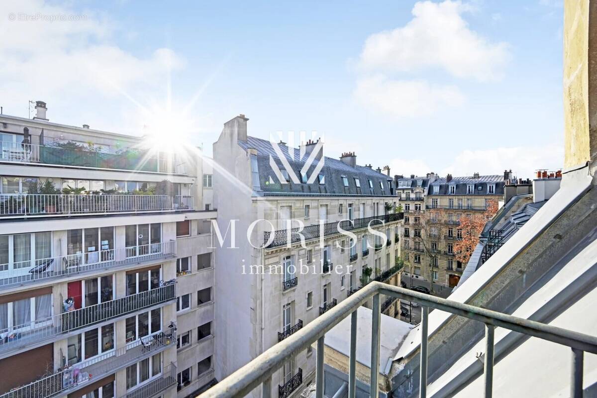 Appartement à PARIS-17E