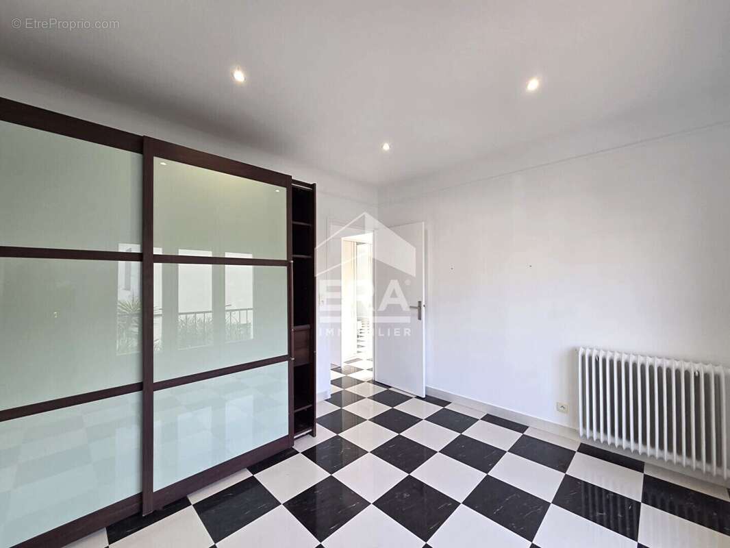 Maison à VILLENEUVE-LOUBET