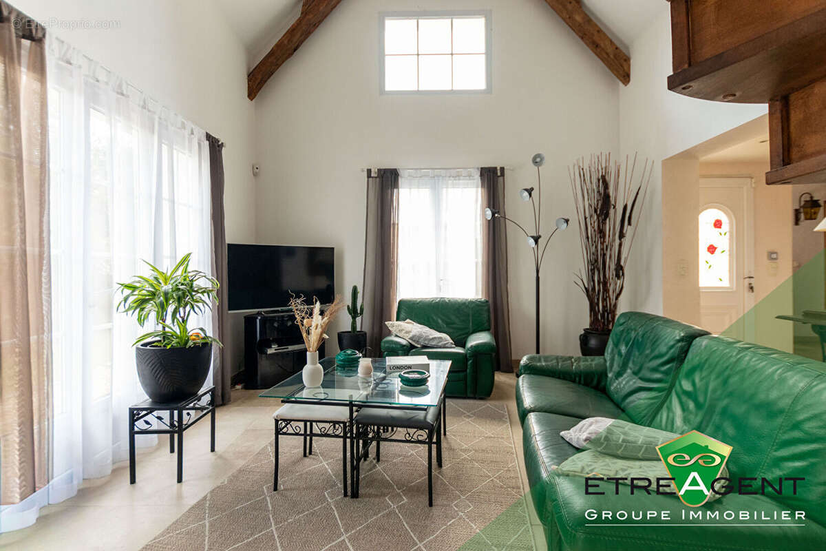 Maison à VERNEUIL-SUR-SEINE