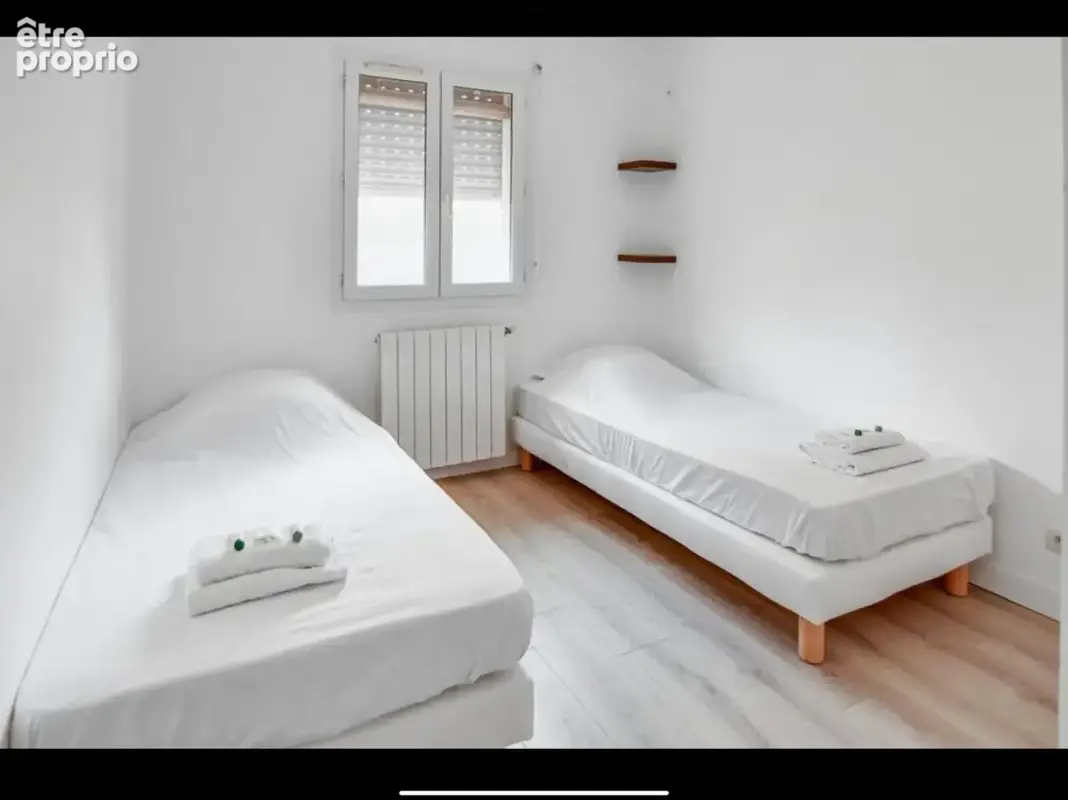 Côté Gigean : maison de plain-pied avec 4 chambres, piscine et garage. - photo 8