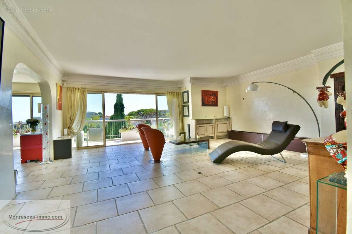 Appartement à LE CANNET