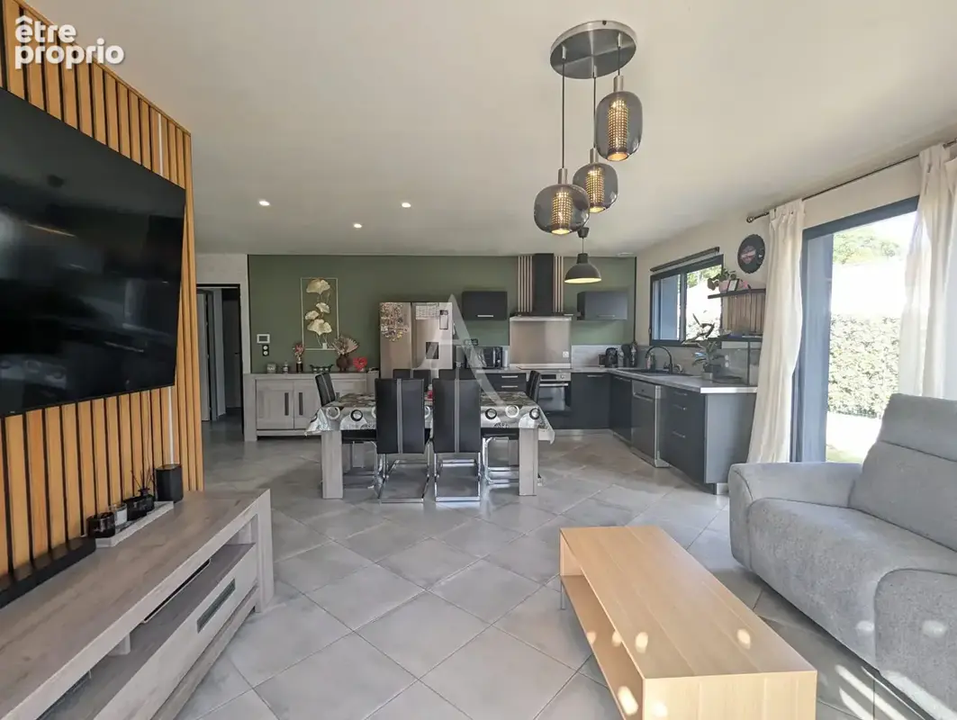 Maison récente de 2023 à vendre à Challans avec garage et terrain de 410 m² - photo 2