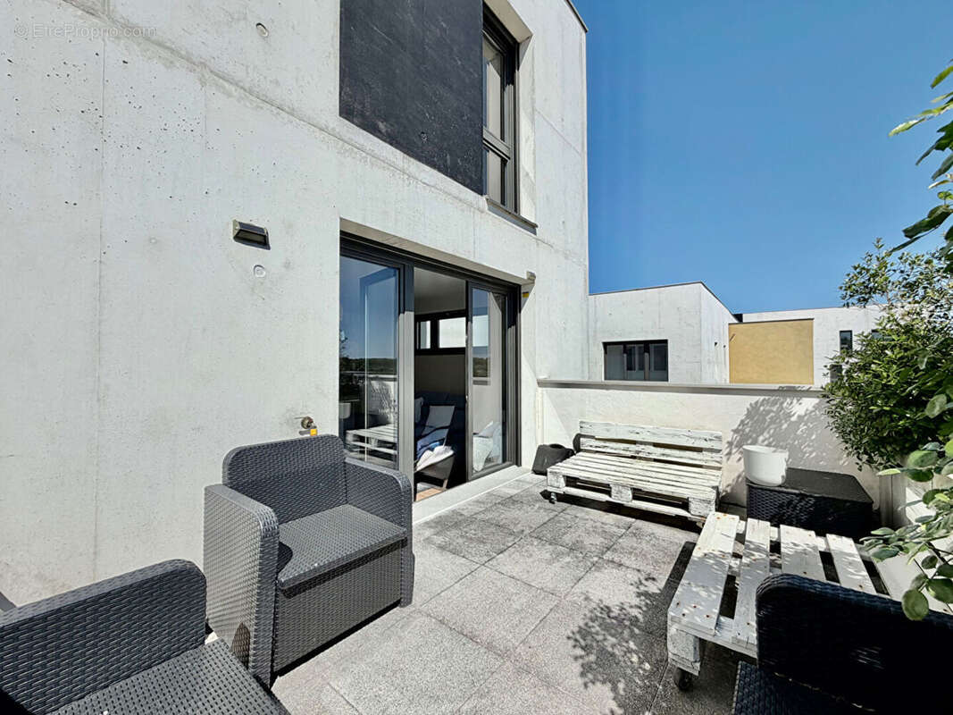 Saint-Cyr-l'École - Zac Renard - 3 pièces lumineux avec terrasse, balcon et parking - 15 mn gare à pieds - photo 4