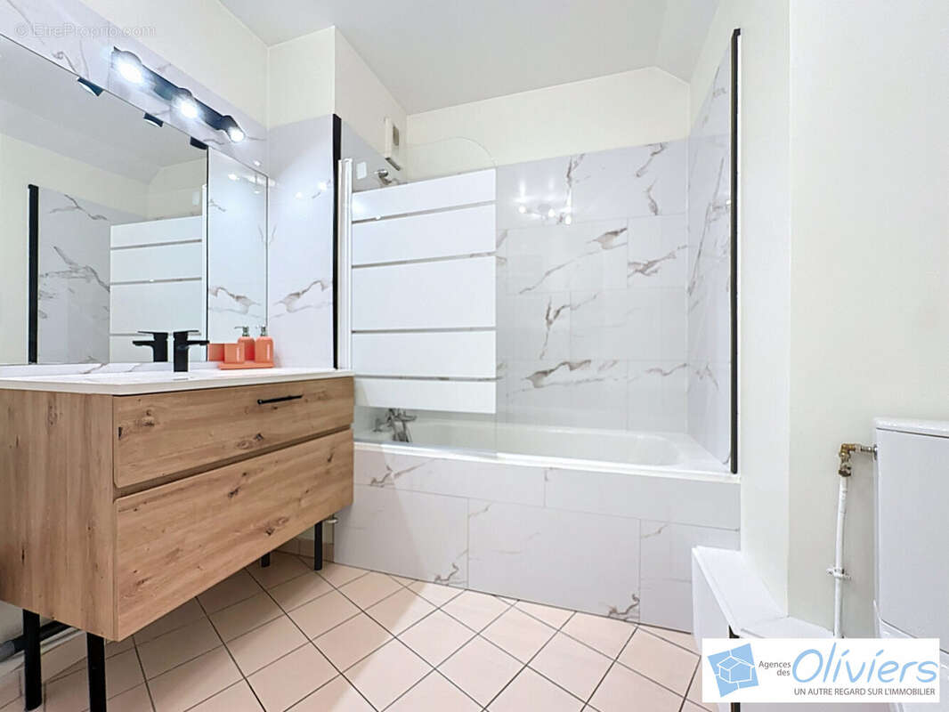 Appartement à VOISINS-LE-BRETONNEUX