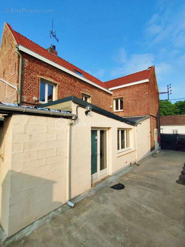 Maison à HOUPLIN-ANCOISNE