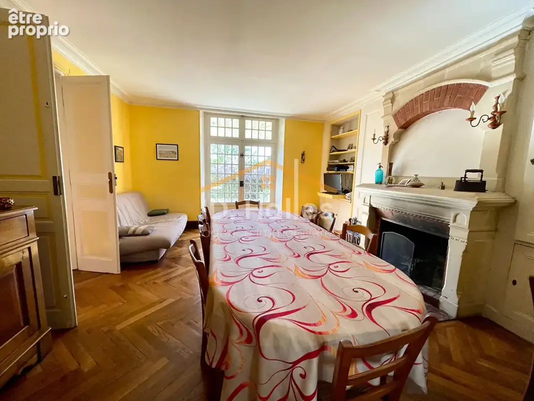 209 m² au c?ur de craon - photo 3