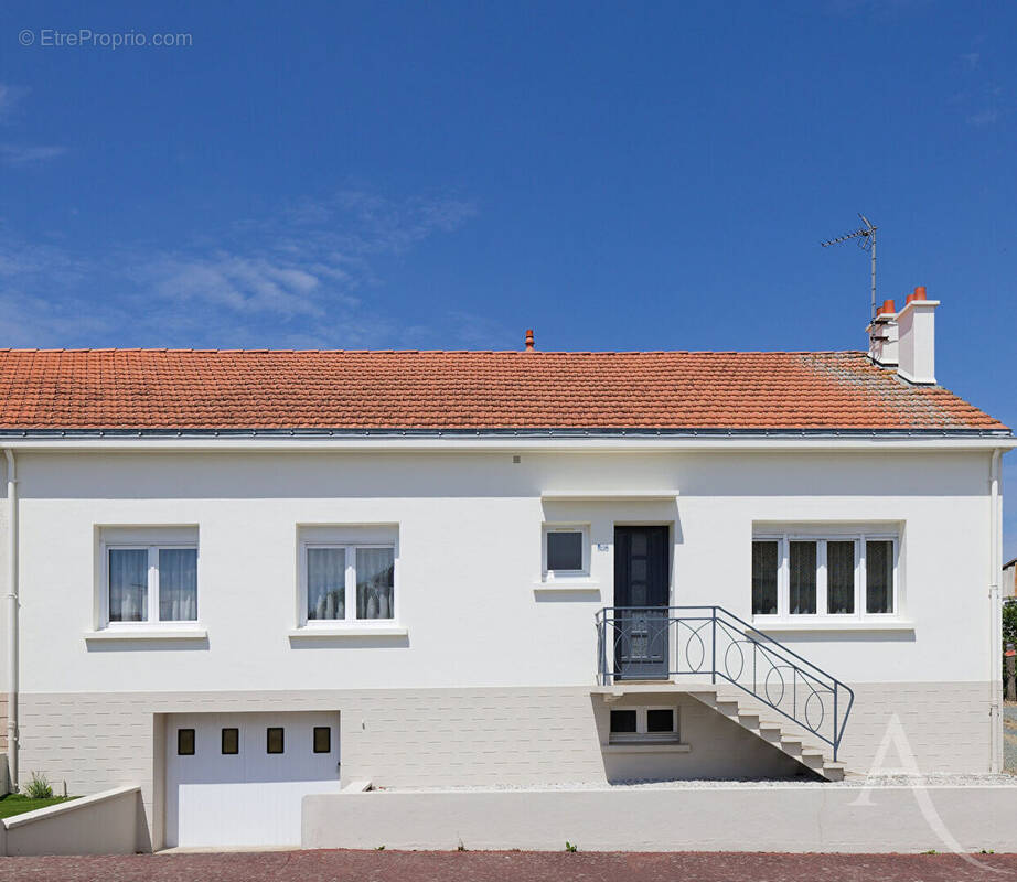Maison à MONTAIGU