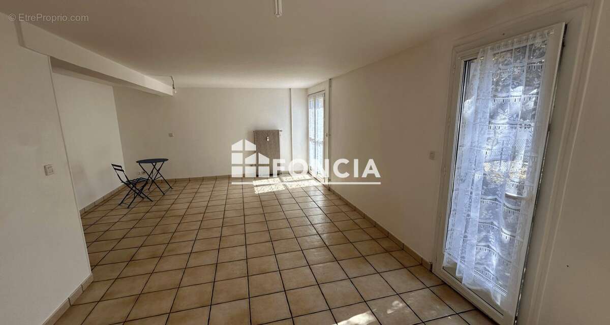 Appartement à LEVES