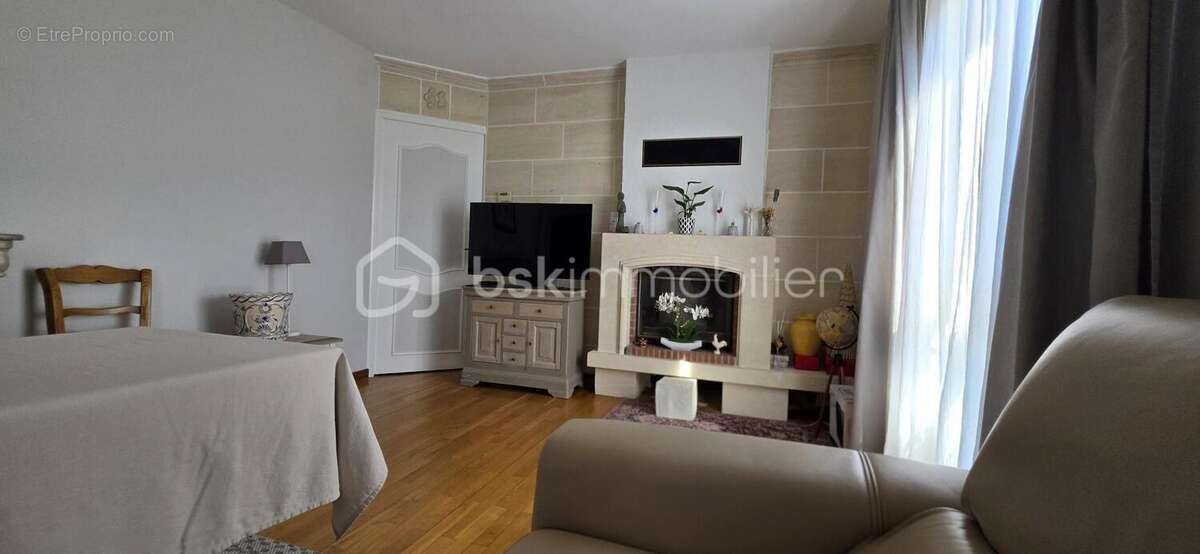 Élégant appartement de caractère - 3 chambres - photo 4