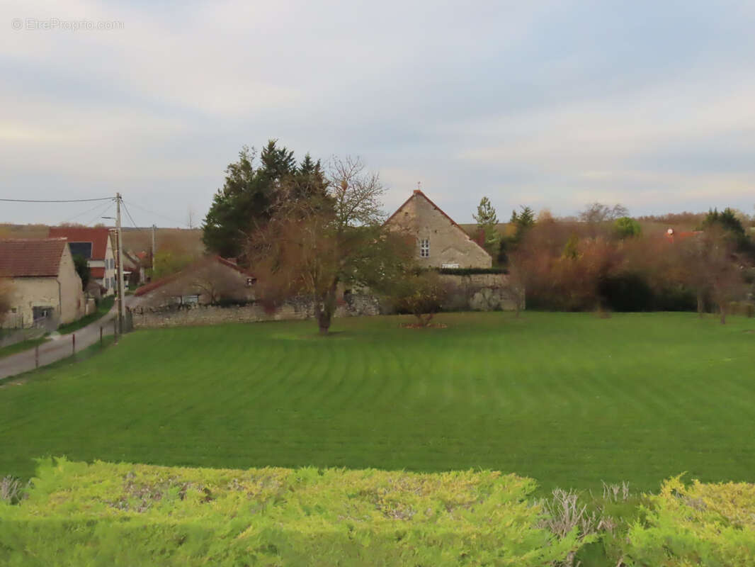 Maison à BELLENAVES