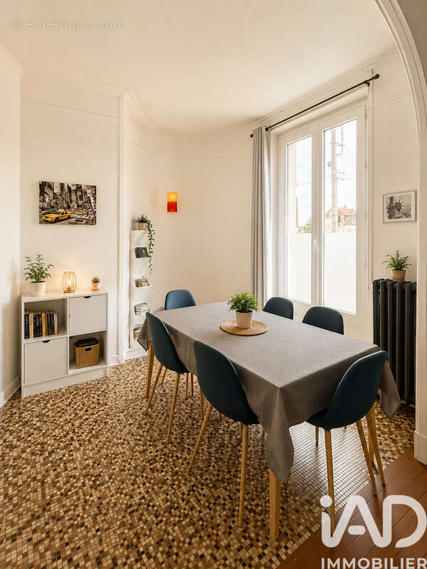 Maison 97 m² à Bourges  - photo 2