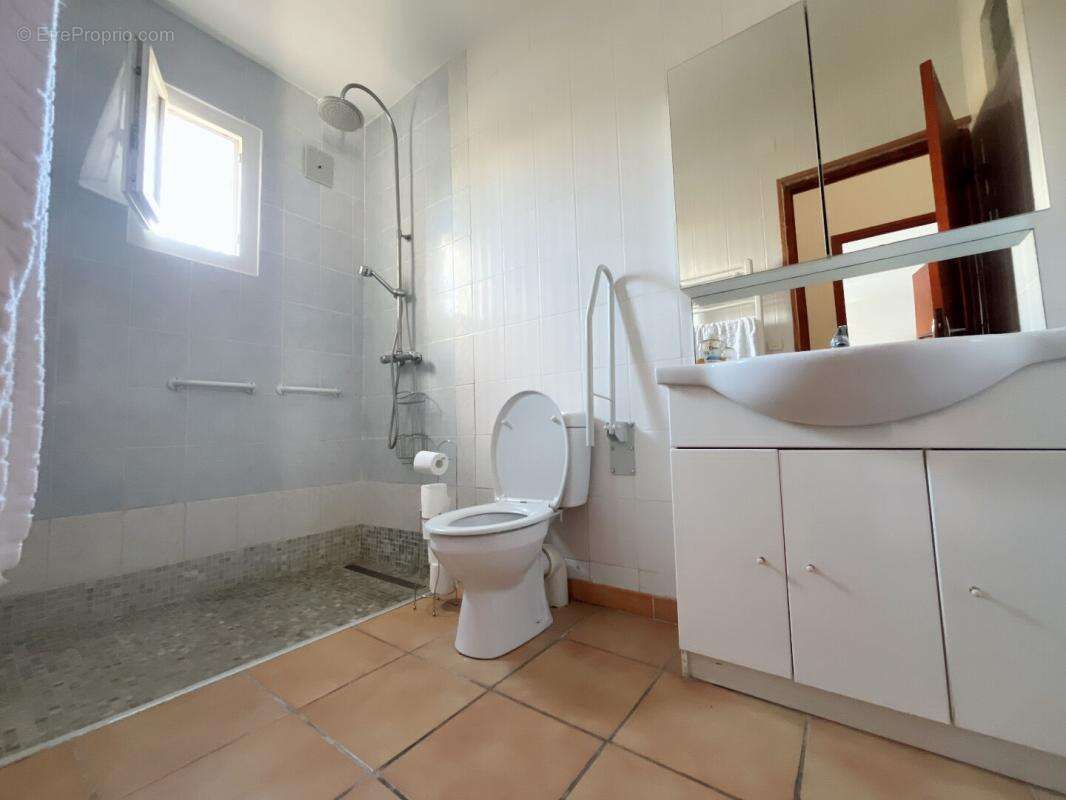 Maison à PEZILLA-LA-RIVIERE