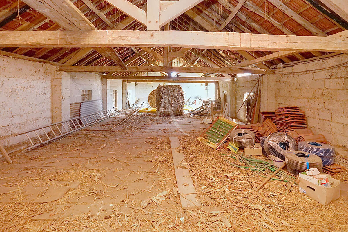 Claracq - Maison 3 pièce(s) 90 m2 à rénover avec grenier, grange et hangar - photo 9