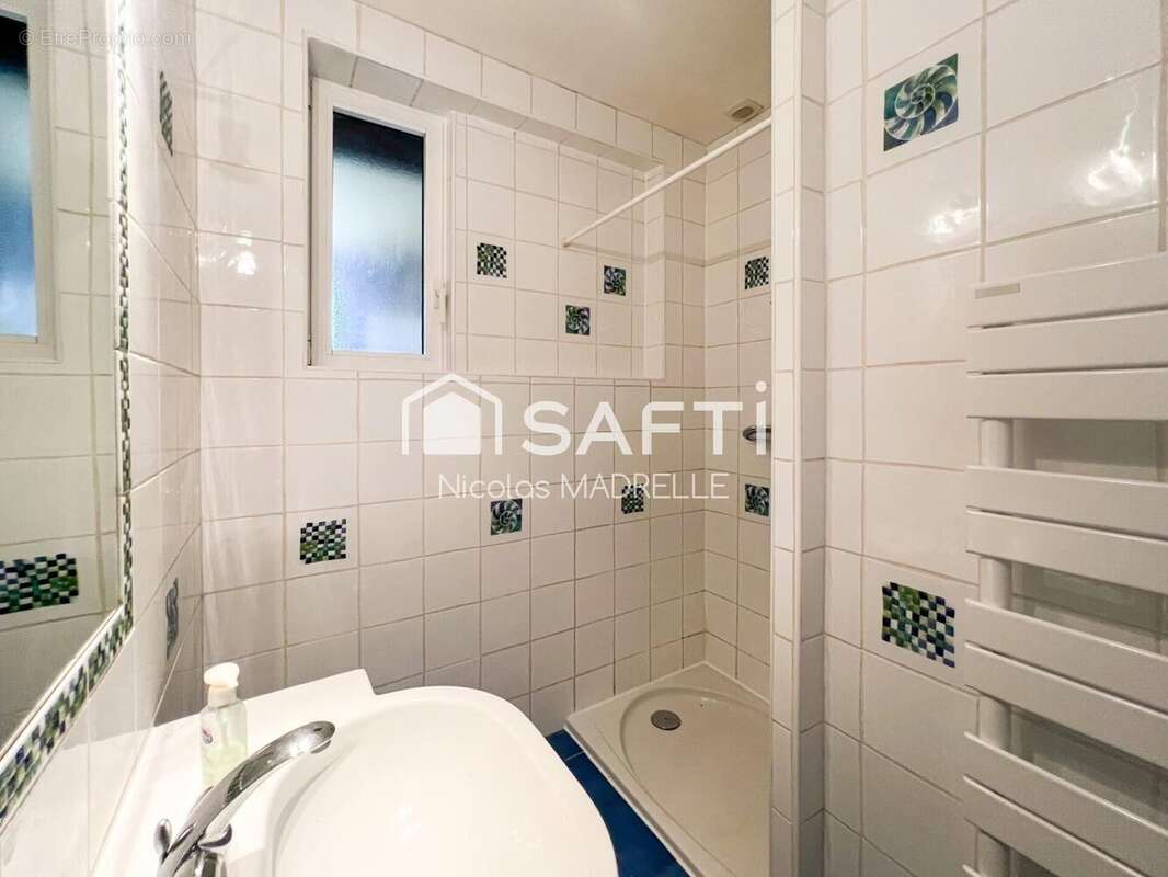 Maison 200 m² à Ambares-Et-Lagrave  - photo 6