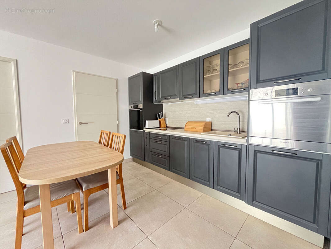 Appartement à SAINT-LAURENT-DU-VAR