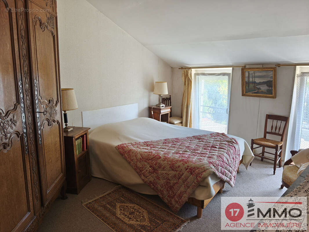 Maison Familiale avec Piscine et Extérieur 169m² - Cire d'Aunis - photo 7