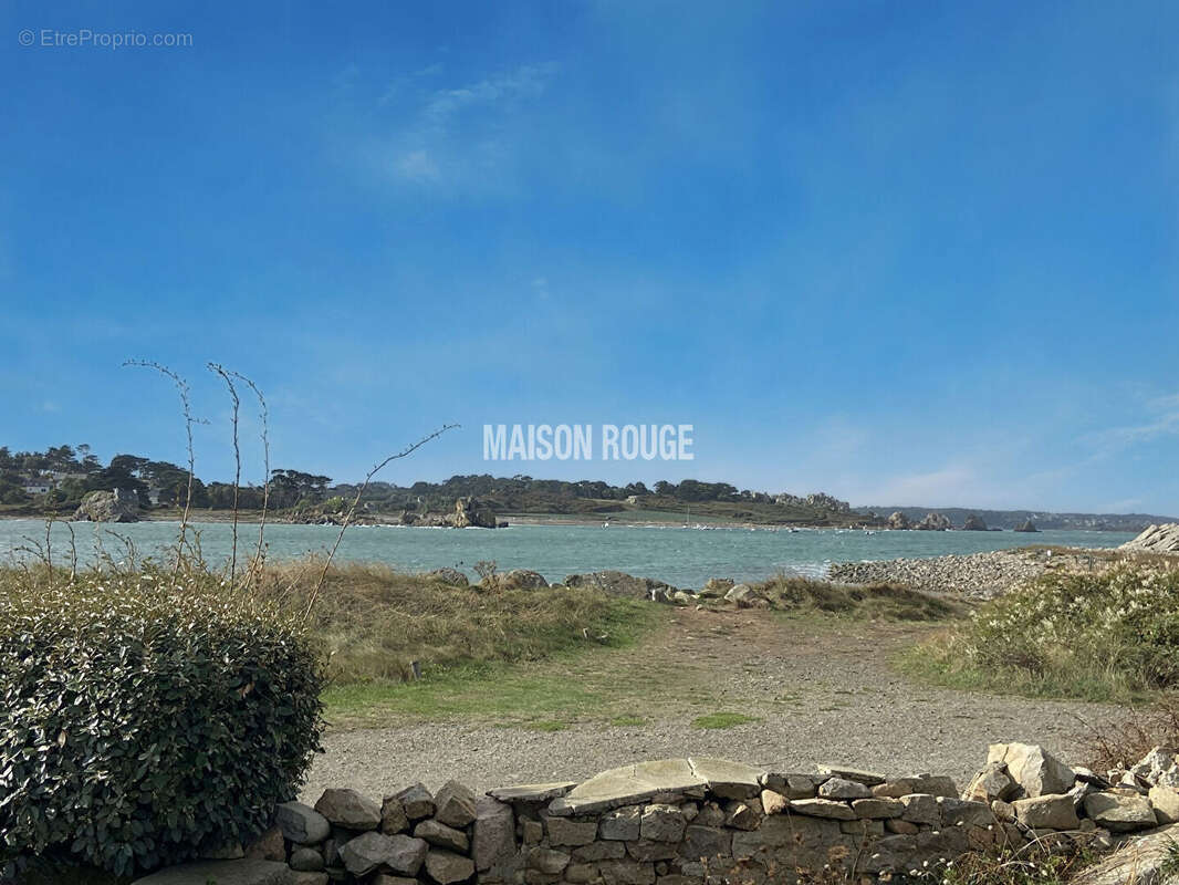 Maison à PLOUGRESCANT