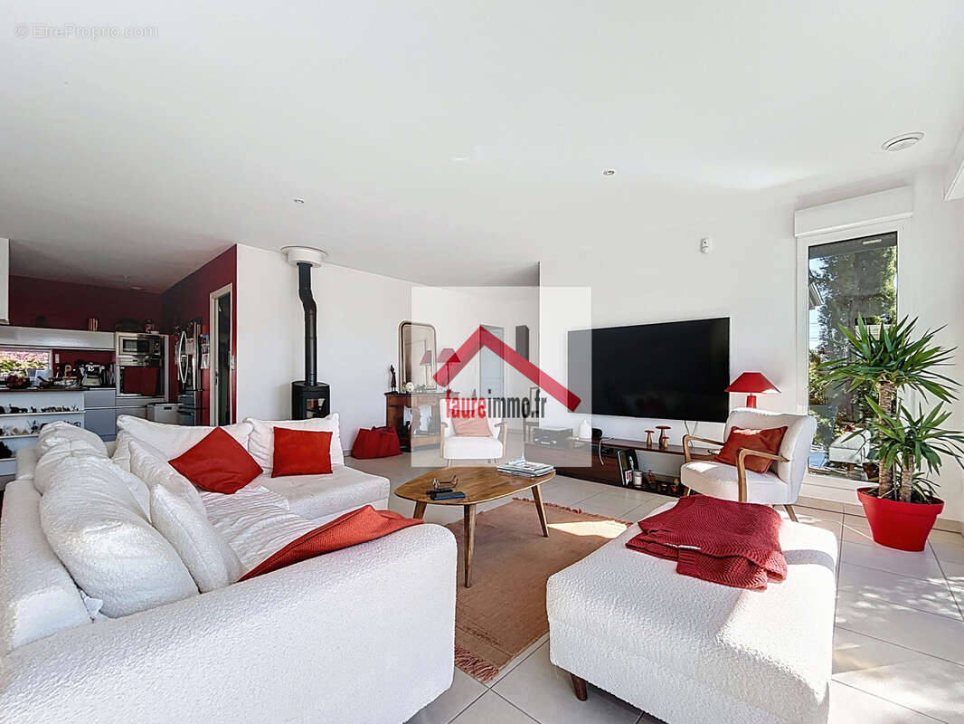 Maison à SAINTE-FEREOLE