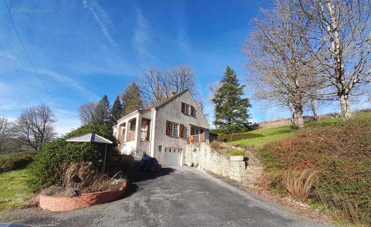 Maison à BUSSIERE-POITEVINE