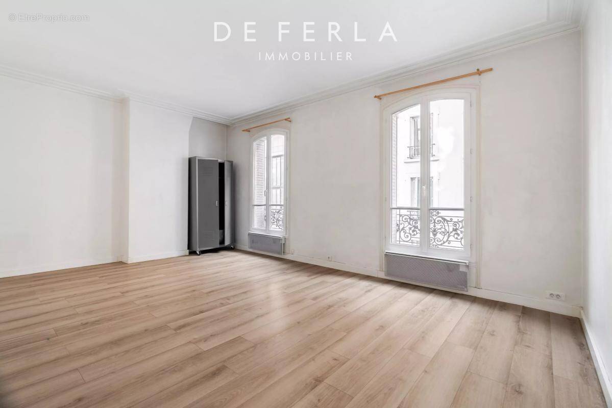 Appartement à PARIS-14E