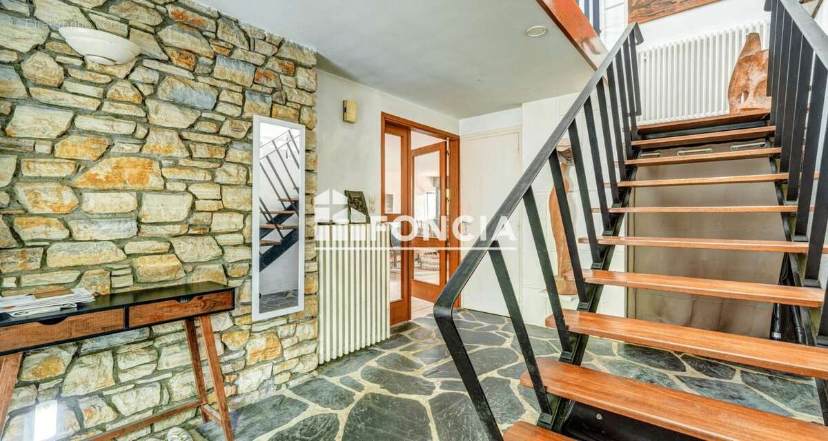 Maison à L&#039;ETANG-LA-VILLE