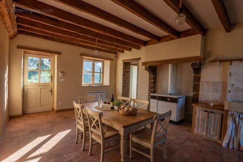 Maison à vendre proche de GORRON (53)maison en pierre 4 chambres sur terrain 1,37 hectare avec garage - photo 5