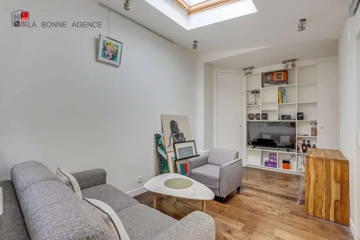 Appartement à PARIS-8E