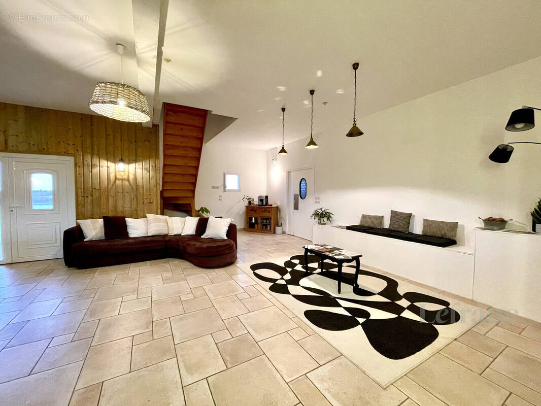 Maison à NANTEAU-SUR-ESSONNE