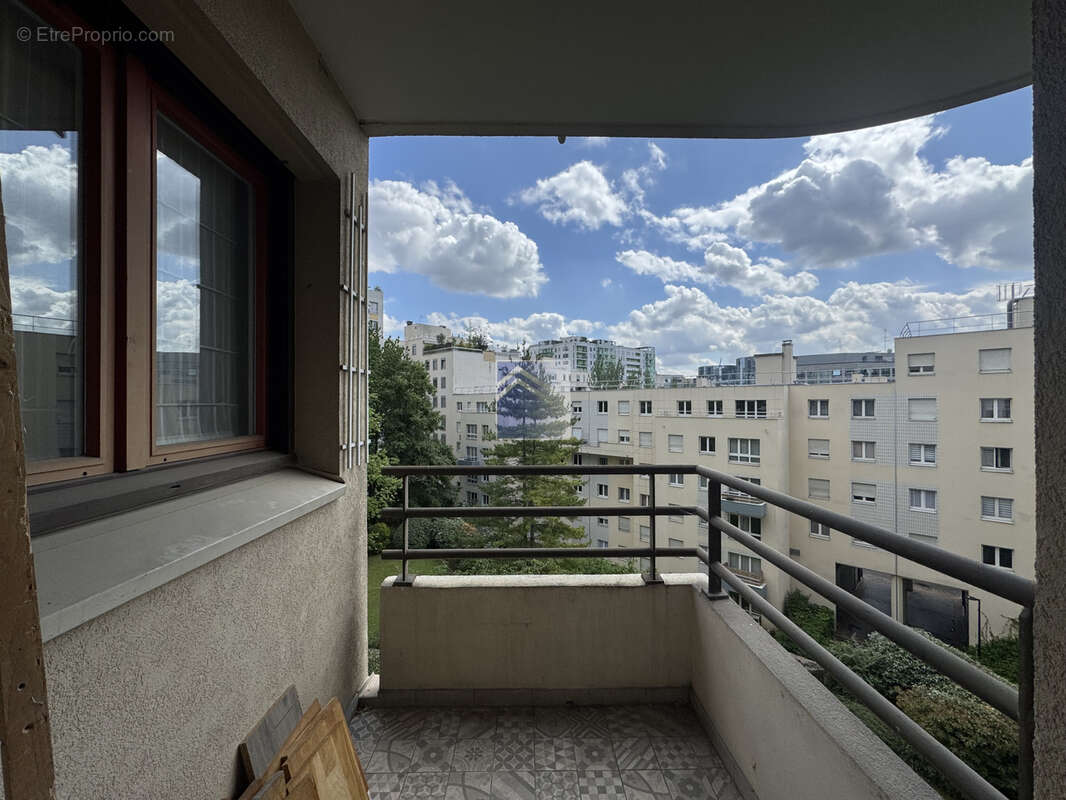 Appartement à COURBEVOIE