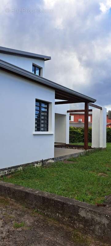 Maison 120 m² à Sainte-Suzanne  - photo 3
