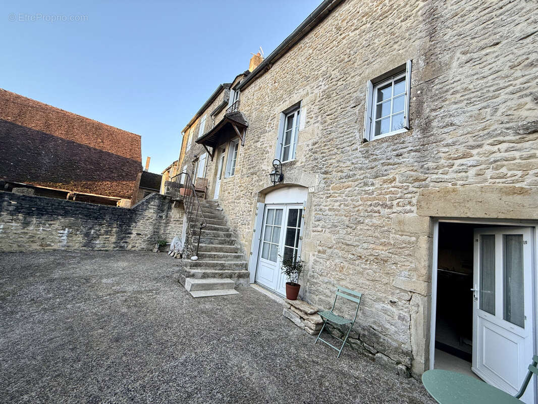 Maison à VEZELAY