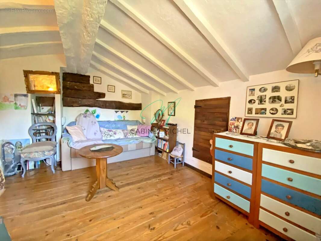 Appartement à ROQUEFORT-LES-PINS