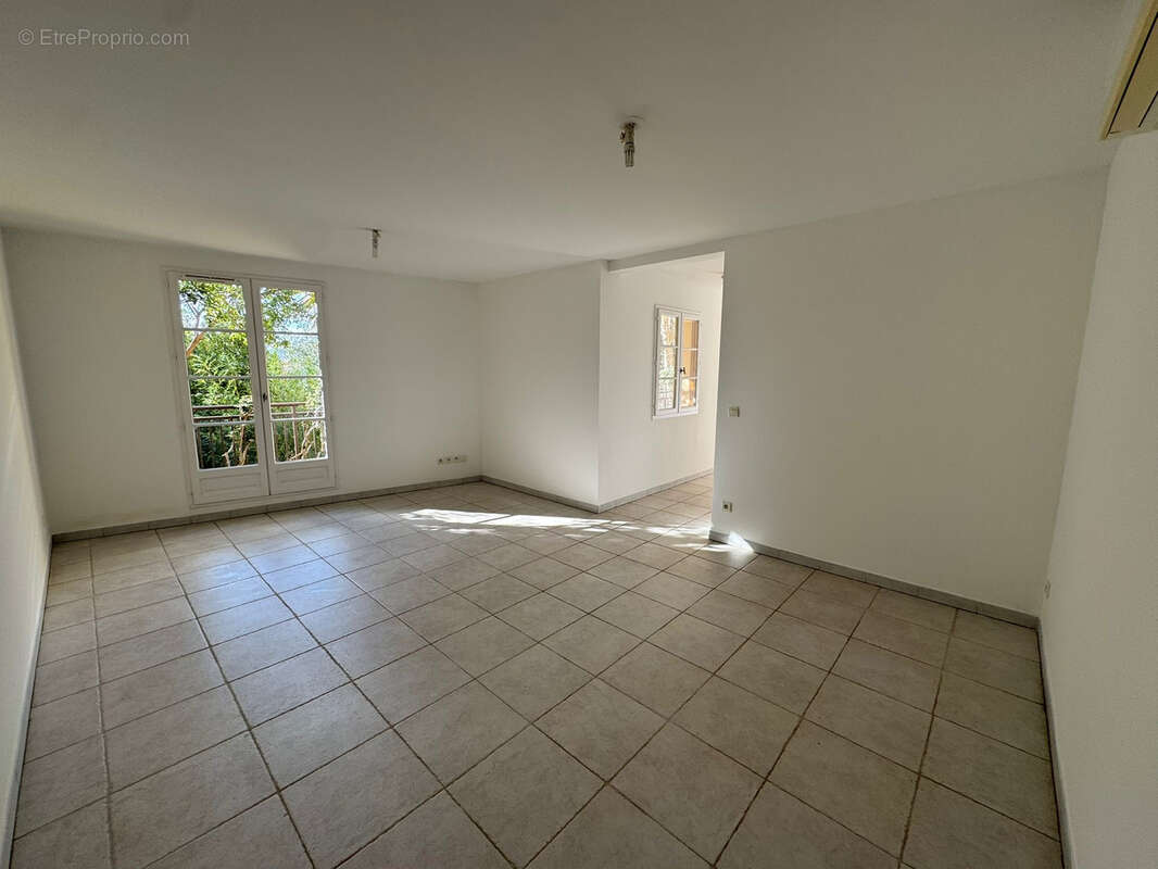 Appartement à GRIMAUD