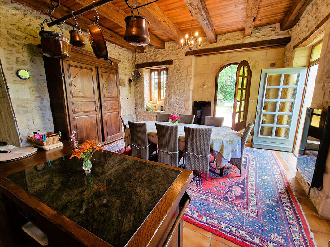Maison à RAUZAN