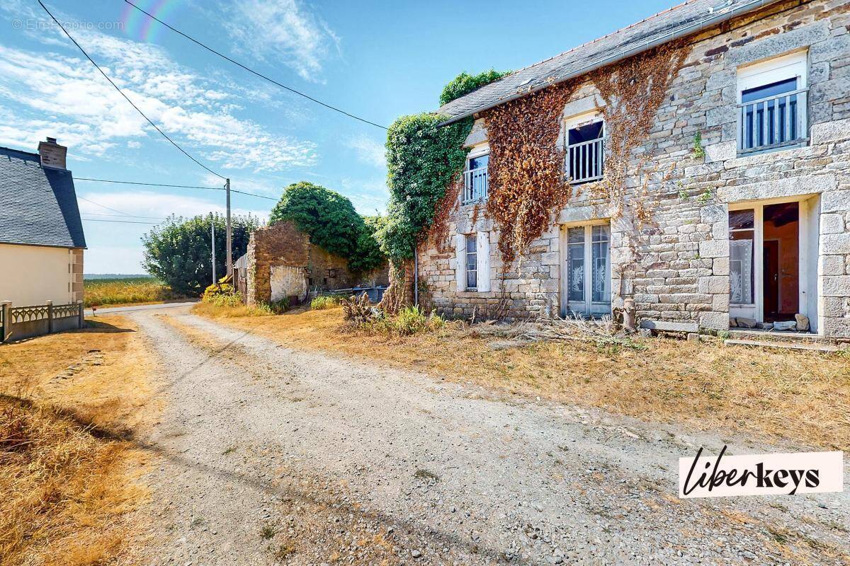 Maison à COLLINEE