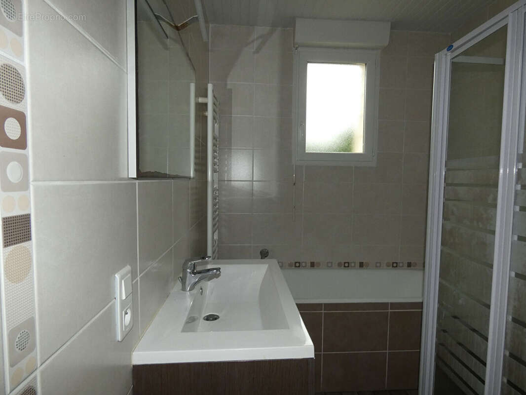 Maison à SAINT-HILAIRE-DU-HARCOUET