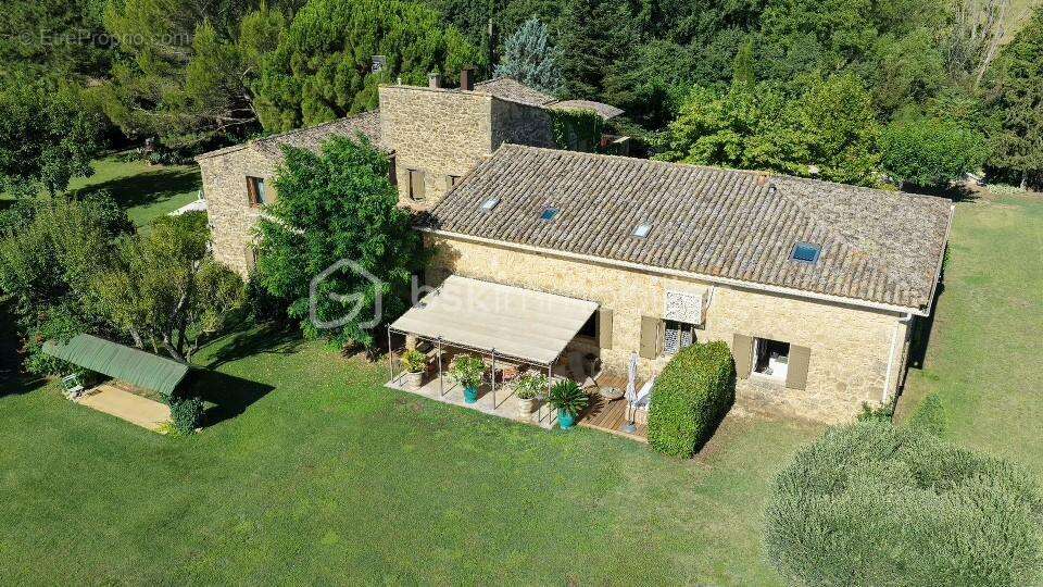 Maison à VERS-PONT-DU-GARD