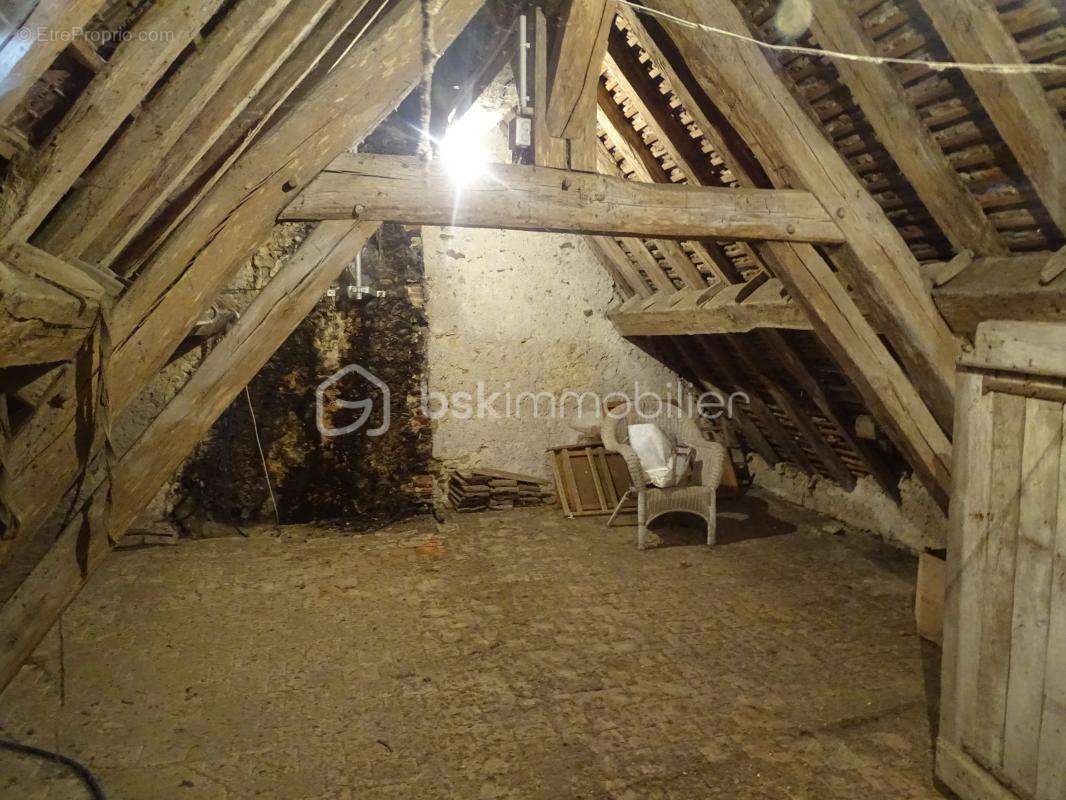 Maison à AUTRY-LE-CHATEL