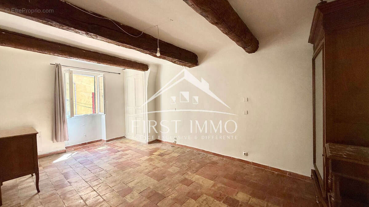 Velaux Centre - Maison de village T4 - Fort potentiel - photo 3
