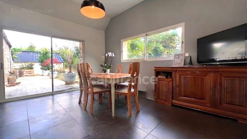 PLONÉIS (29) – Maison à vendre Type 6 de 115 m² habitable et 189 m² utile – Terrain de 1 320 m² – Double garage – Piscine - photo 12