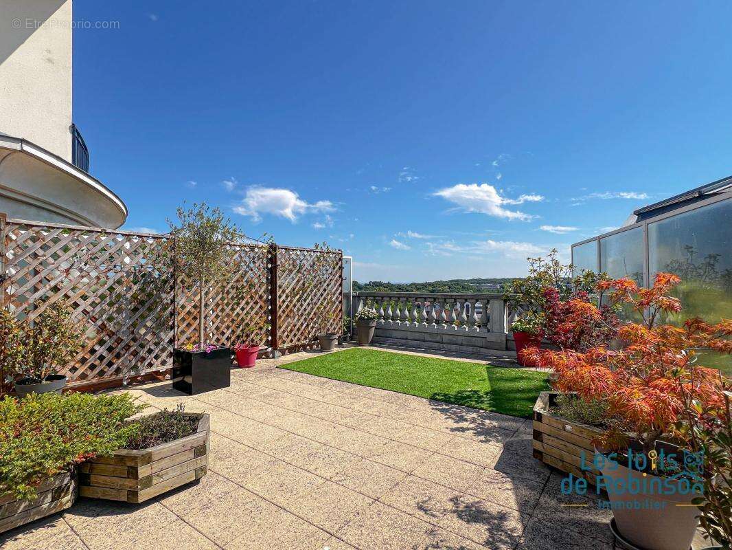 Appartement à LE PLESSIS-ROBINSON