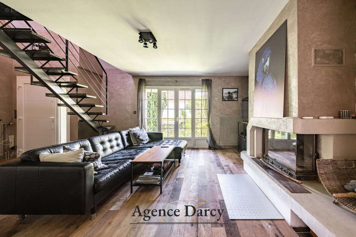 Maison à SAINT-JULIEN