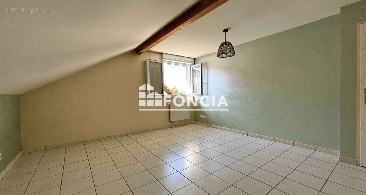 Appartement à LA ROCHE-SUR-FORON