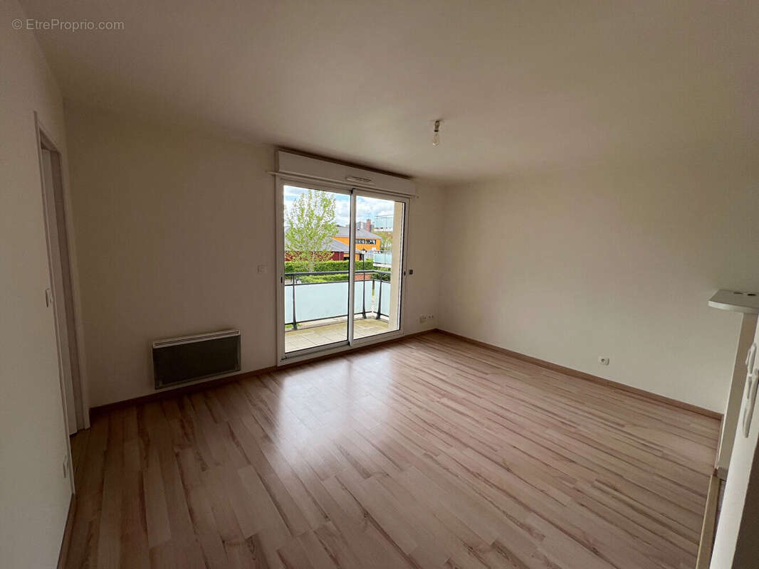 Appartement à LE MESNIL-ESNARD