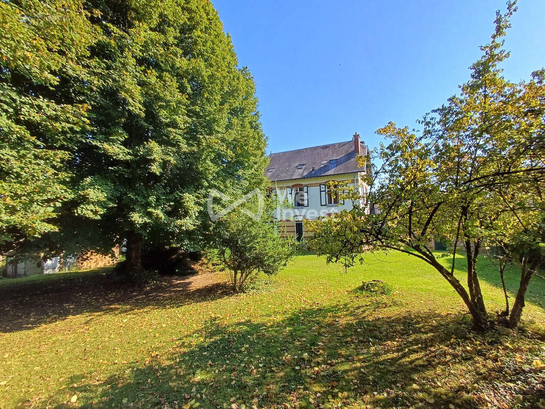 Maison 233 m² à Pouru-Saint-Remy  - photo 7